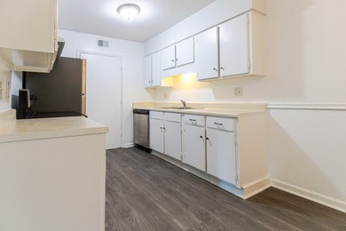 Don't miss this beautifully remodeled 2BR/2BA home in the heart - photo 18