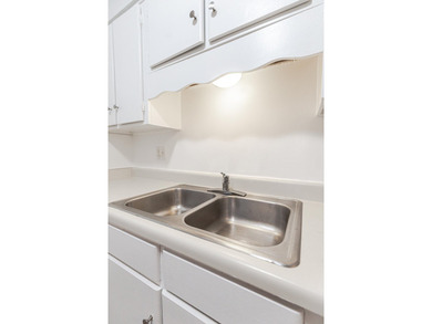 Don't miss this beautifully remodeled 2BR/2BA home in the heart - photo 23