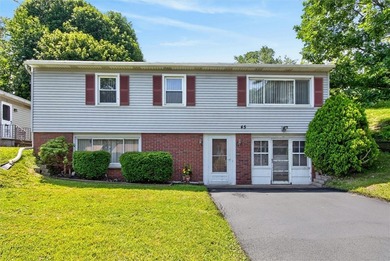 Welcome to this comfortable raised ranch in a very convenient - photo 1