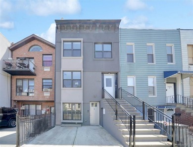 Exceptional opportunity to acquire a comprehensively renovated - photo 1
