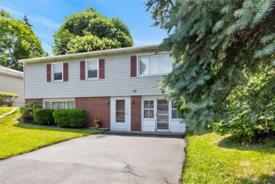 Welcome to this comfortable raised ranch in a very convenient - photo 2
