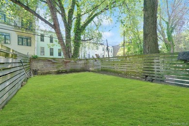 Exceptional opportunity to acquire a comprehensively renovated - photo 2