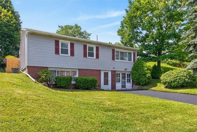 Welcome to this comfortable raised ranch in a very convenient - photo 3