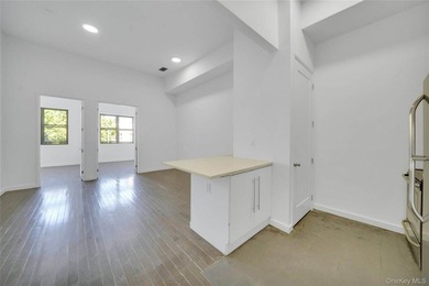 Exceptional opportunity to acquire a comprehensively renovated - photo 5
