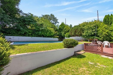 Welcome to this comfortable raised ranch in a very convenient - photo 6