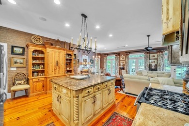 Custom built 5-bed, 5 1/2 bath plantation style home has amazing - photo 16