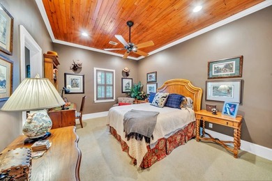 Custom built 5-bed, 5 1/2 bath plantation style home has amazing - photo 28