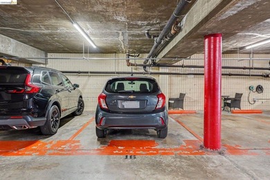 Updated single-level condo in one of Oakland's most convenient - photo 3