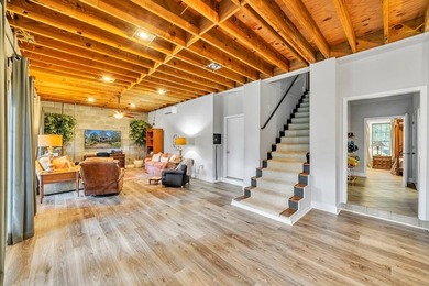 Custom built 5-bed, 5 1/2 bath plantation style home has amazing - photo 42