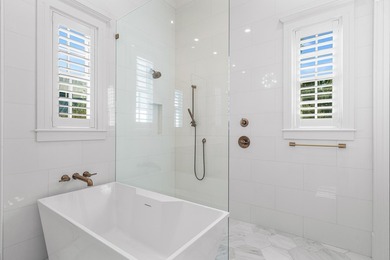 Set within the exclusive waterfront neighborhood of Churchill - photo 10