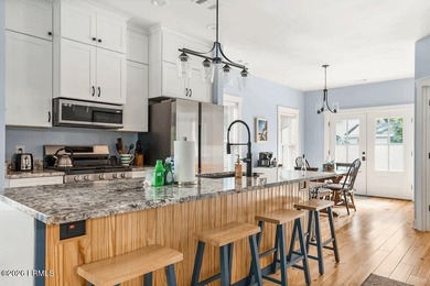 AMAZING Bungalow in the Beaufort Historic District / Northwest - photo 8