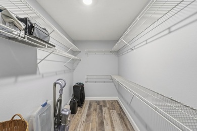 Beautifully updated 3-bedroom, 2-bath home with a 2-car garage - photo 11