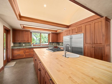 A private Wailea Kialoa retreat, where chic island elegance - photo 12