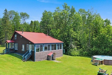 Tucked away at the end of a long private driveway, 3107 Caribou - photo 2