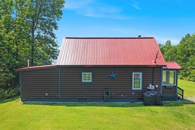 Tucked away at the end of a long private driveway, 3107 Caribou - photo 5