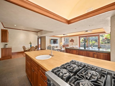 A private Wailea Kialoa retreat, where chic island elegance - photo 26