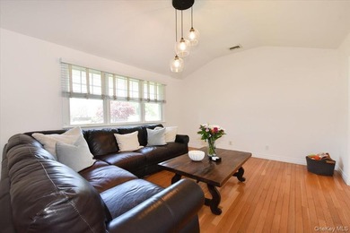 Comfort, Quality, And Style Abound In This Move-In ready - photo 5