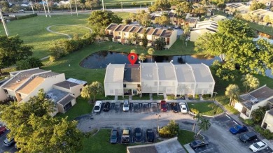 Lake Townhome/Townhouse For Sale in Pembroke Pines, Florida