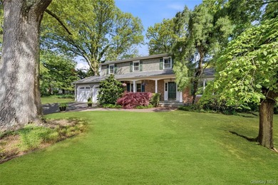 Welcome to this stately, immaculately maintained 4 bedroom, 2.5 - photo 2