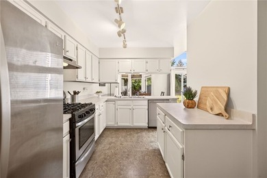 Welcome to 27 Neville Lane, nestled in the heart of Brighton! - photo 10