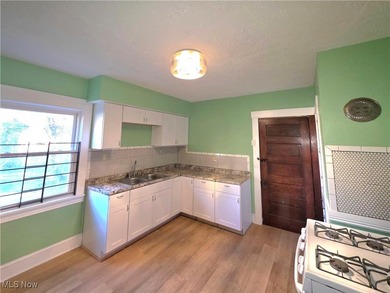 Welcome HOME to 9112 Parmelee Ave, in Cleveland! A charming and - photo 11