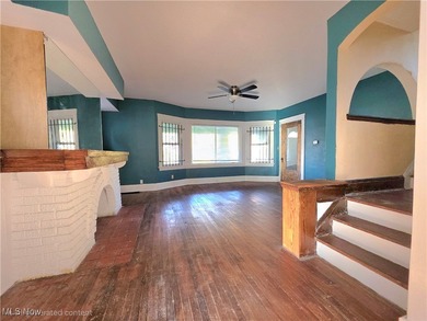 Welcome HOME to 9112 Parmelee Ave, in Cleveland! A charming and - photo 16