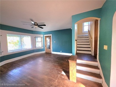 Welcome HOME to 9112 Parmelee Ave, in Cleveland! A charming and - photo 17