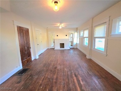 Welcome HOME to 9112 Parmelee Ave, in Cleveland! A charming and - photo 23