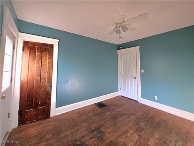 Welcome HOME to 9112 Parmelee Ave, in Cleveland! A charming and - photo 28