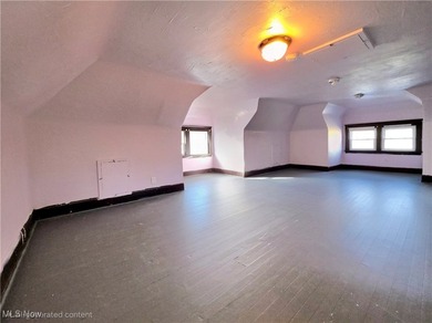 Welcome HOME to 9112 Parmelee Ave, in Cleveland! A charming and - photo 32