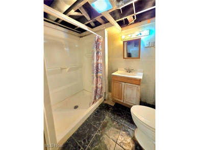 Welcome HOME to 9112 Parmelee Ave, in Cleveland! A charming and - photo 33