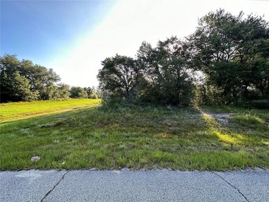 Discover a rare gem, a 0.18-acre high and dry lot, perfectly - photo 2