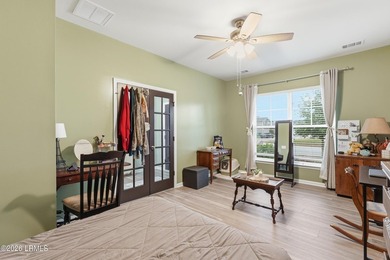 Discover your perfect oasis in this well-maintained 3-bedroom - photo 9