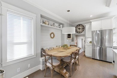 Custom built home by C. Siemens, local builder w/attention to - photo 11
