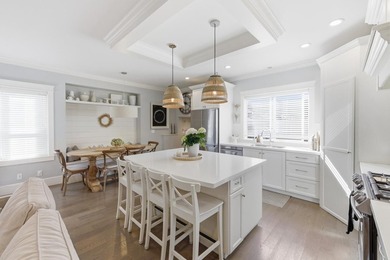 Custom built home by C. Siemens, local builder w/attention to - photo 13