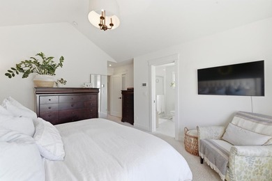 Custom built home by C. Siemens, local builder w/attention to - photo 20