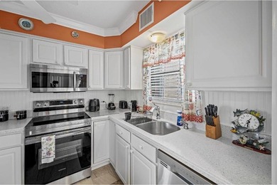 Beautifully updated and remodeled 1st floor condo in the - photo 3
