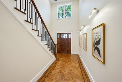Introducing another exceptional Signature Series home by Thomas - photo 5