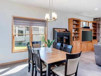 Cardinal built and lovingly cared for twin home in Cardinal Way - photo 3