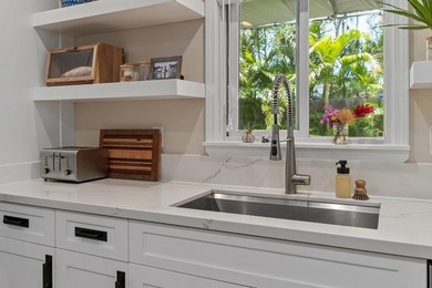 HUGE PRICE REDUCTION! Ocean views, breathtaking sunsets, and an - photo 14