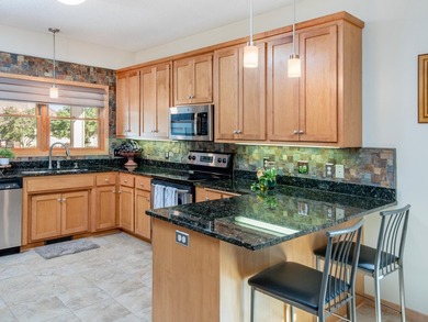 Cardinal built and lovingly cared for twin home in Cardinal Way - photo 5
