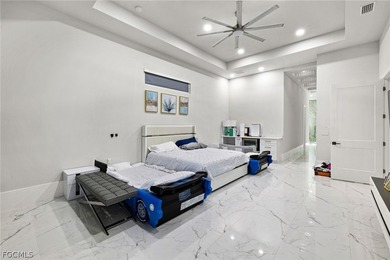 Modern large home on 1 acre, yes 20' entrance ,almost 10,000 sqf - photo 20