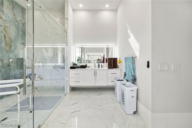 Modern large home on 1 acre, yes 20' entrance ,almost 10,000 sqf - photo 23