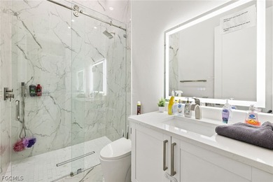 Modern large home on 1 acre, yes 20' entrance ,almost 10,000 sqf - photo 28