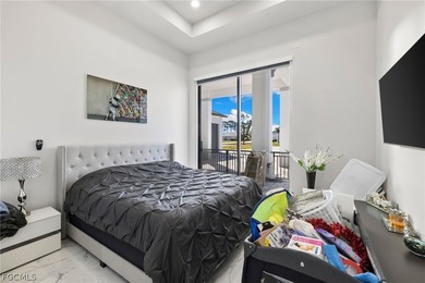 Modern large home on 1 acre, yes 20' entrance ,almost 10,000 sqf - photo 29