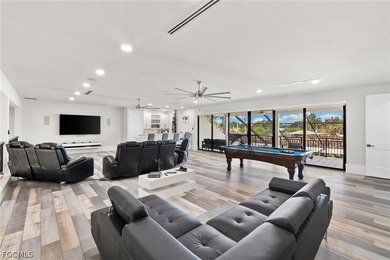 Modern large home on 1 acre, yes 20' entrance ,almost 10,000 sqf - photo 32