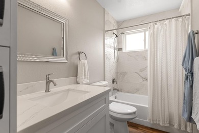 HUGE PRICE REDUCTION! Ocean views, breathtaking sunsets, and an - photo 38