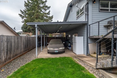 Beautiful spacious home located in highly desirable Hucrest. The