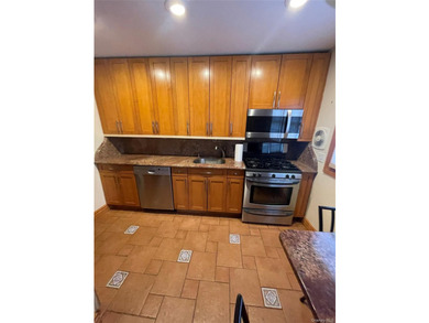 Welcome to this spacious and well-maintained Duplex in the heart - photo 11