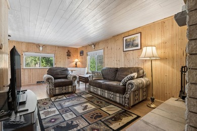Move-in ready and made for relaxing, this charming 2-bedroom - photo 12